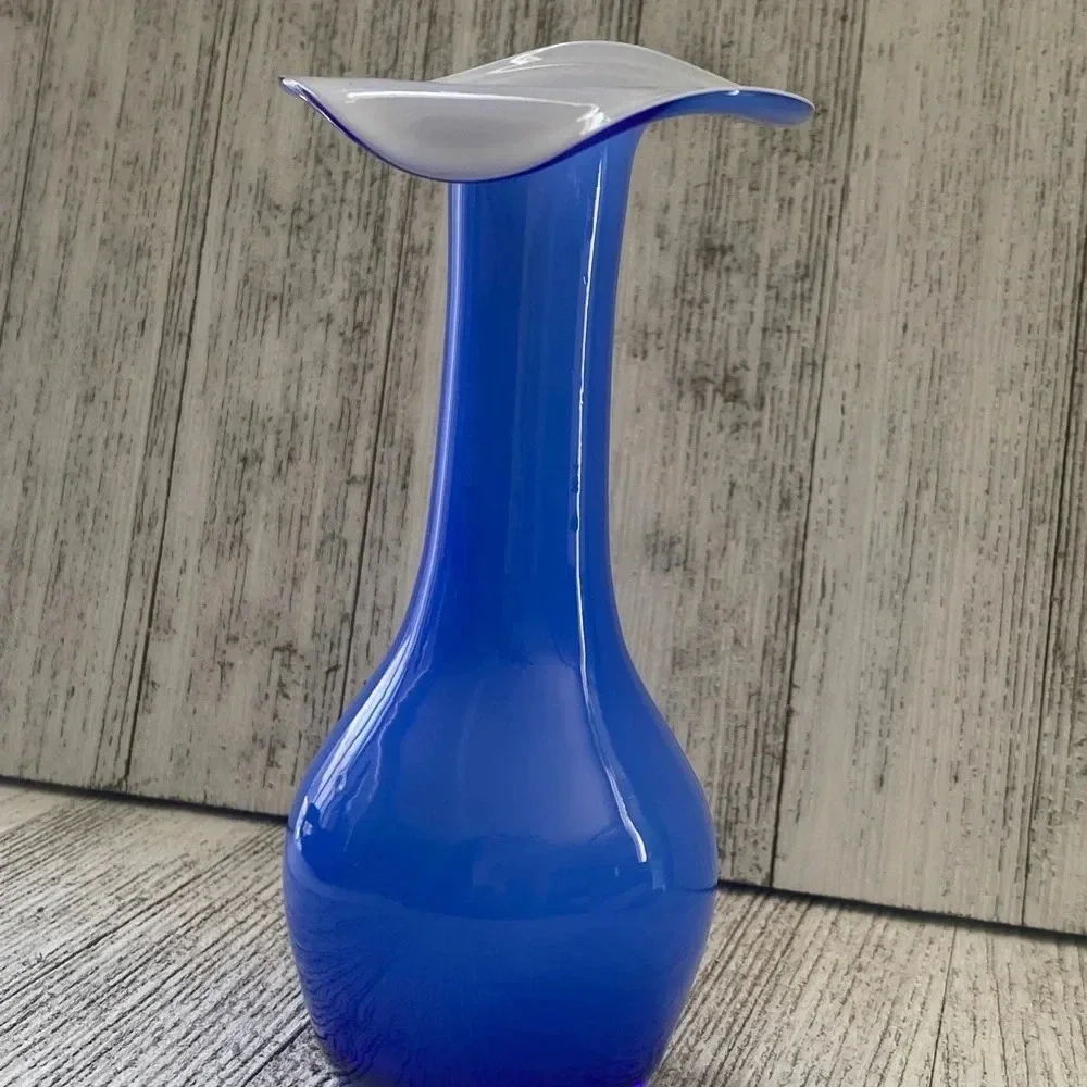 Vintage Calla Lily Jack-in-the-pulpit Bud Vase in Cobalt and white